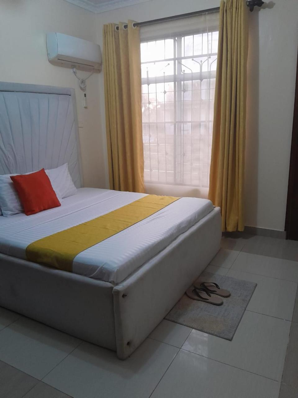 Pk Ocean Apartment Mombasa Kültér fotó