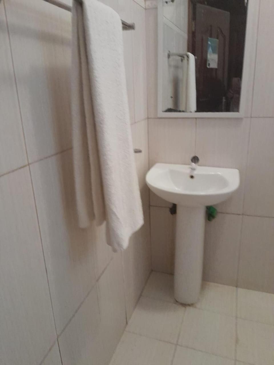 Pk Ocean Apartment Mombasa Kültér fotó